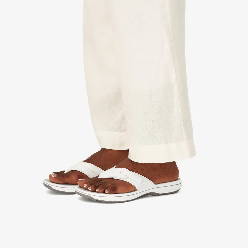 Women’s Breeze Reyna White Cloudsteppers™ Flip Flops online